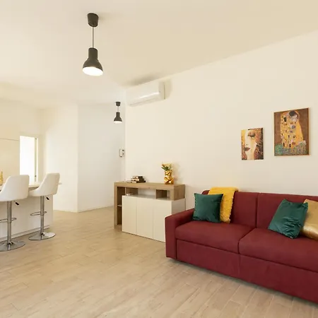 Апартаменты Artstay - Near Metro, Train Station, Isola